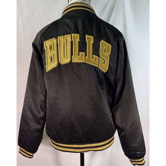 NBA UNK Chicago Bulls Black With Gold Satin Bomber Jacket Size Womens Small - Picture 2 of 6